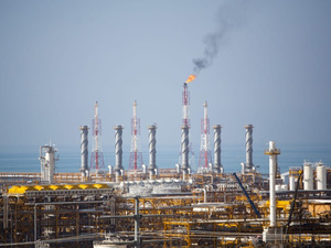 قطر للطاقة تعلق إنتاج الغاز الطبيعي المسال بعد هجمات إيرانية على منشآتها الصناعية قطر للطاقة تعلق إنتاج الغاز الطبيعي المسال بعد هجمات إيرانية على منشآتها الصناعية