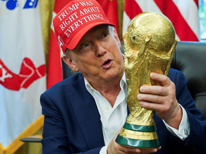 ترامب يشكك في مشاركة إيران بمونديال 2026 ويصفها بالدولة "المنهكة" ترامب يشكك في مشاركة إيران بمونديال 2026 ويصفها بالدولة "المنهكة"