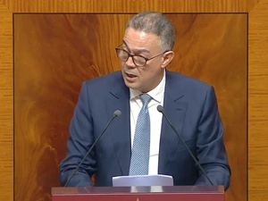 الحكومة تخصص دعماً مباشراً للأسر المتضررة من الفيضانات بقيمة تصل إلى 140 ألف درهم الحكومة تخصص دعماً مباشراً للأسر المتضررة من الفيضانات بقيمة تصل إلى 140 ألف درهم