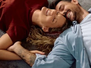 القبلات اليومية: سر متجاهَل للحفاظ على العلاقة الزوجية القبلات اليومية: سر متجاهَل للحفاظ على العلاقة الزوجية