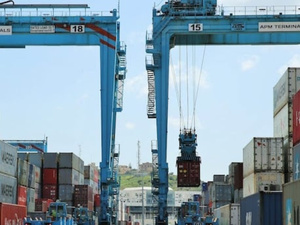 المصدرون المغاربة يترقبون تداعيات الحرب في الشرق الأوسط على التجارة وسلاسل الإمداد المصدرون المغاربة يترقبون تداعيات الحرب في الشرق الأوسط على التجارة وسلاسل الإمداد