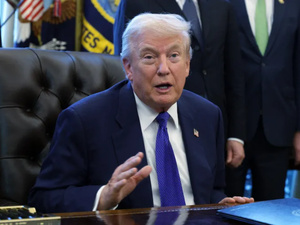 ترامب يعلن "اقتراب نهاية الحرب" في إيران وسط توترات إقليمية متصاعدة ترامب يعلن "اقتراب نهاية الحرب" في إيران وسط توترات إقليمية متصاعدة