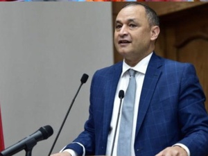 رياض مزور يؤكد صمود الاقتصاد المغربي وتنويع أسواق صادرات السيارات رياض مزور يؤكد صمود الاقتصاد المغربي وتنويع أسواق صادرات السيارات