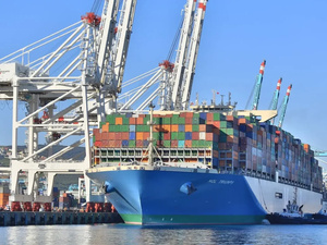 طنجة المتوسط والدار البيضاء ضمن أبرز الموانئ العربية في الربط البحري العالمي طنجة المتوسط والدار البيضاء ضمن أبرز الموانئ العربية في الربط البحري العالمي