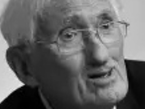 رحيل الفيلسوف الألماني يورغن هابرماس عن 96 عامًا وإرثه الفكري العالمي رحيل الفيلسوف الألماني يورغن هابرماس عن 96 عامًا وإرثه الفكري العالمي