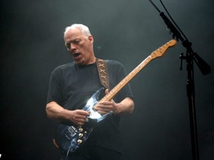 قيثارة ديفيد غيلمور تحقق رقماً قياسياً في مزاد عالمي قيثارة ديفيد غيلمور تحقق رقماً قياسياً في مزاد عالمي