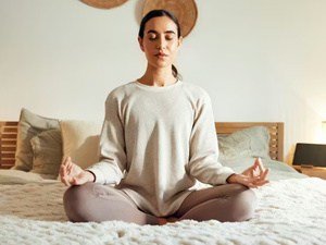 كيف تساعد التأمل الواعي في التخفيف من التوتر اليومي كيف تساعد التأمل الواعي في التخفيف من التوتر اليومي