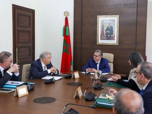 الحكومة تطلق دعماً استثنائياً جديداً لمهنيي النقل لمواجهة غلاء المحروقات الحكومة تطلق دعماً استثنائياً جديداً لمهنيي النقل لمواجهة غلاء المحروقات