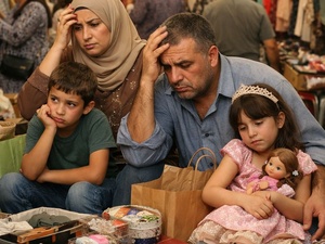 ملابس جديدة وديون قديمة… العيد يتحول إلى عبء مالي