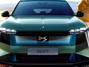 DS N°7 الجديدة كلياً: فخامة فرنسية بتقنيات مستقبلية في عالم الكروس أوفر DS N°7 الجديدة كلياً: فخامة فرنسية بتقنيات مستقبلية في عالم الكروس أوفر