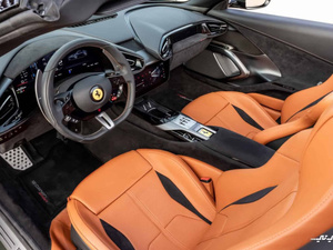 فيراري تتراجع عن الأزرار اللمسية: عودة الإحساس الحقيقي إلى مقود القيادة