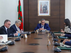 الحكومة المغربية تطلق دعم استثنائي لمهنيي النقل لمواجهة ارتفاع أسعار المحروقات