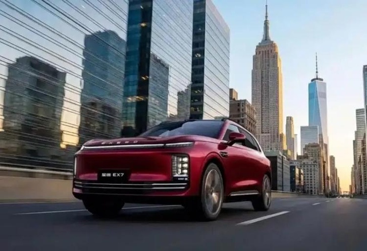 إكسيد EX7: الـSUV الكهربائي الفاخر من تشيري يكشف مقصورة عالية التقنية ويدخل مرحلة الإنتاج الكمي إكسيد EX7: الـSUV الكهربائي الفاخر من تشيري يكشف مقصورة عالية التقنية ويدخل مرحلة الإنتاج الكمي