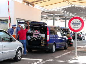 ازدحام غير مسبوق في معبر باب سبتة يشل حركة العبور بعد عيد الفطر ازدحام غير مسبوق في معبر باب سبتة يشل حركة العبور بعد عيد الفطر