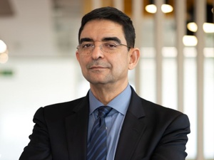 لوسيور كريسطال تعيّن كريم منصور دهبي مديراً عاماً جديداً لتعزيز النمو والاستدامة في السوق المغربية لوسيور كريسطال تعيّن كريم منصور دهبي مديراً عاماً جديداً لتعزيز النمو والاستدامة في السوق المغربية