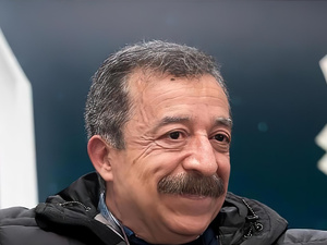 آدم فتحي: الشعر صوت الإنسانية في زمن التوحش