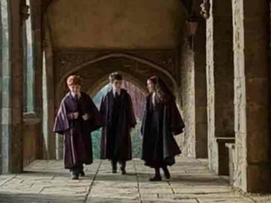 شبكة HBO تكشف الإعلان التشويقي لمسلسل هاري بوتر الجديد والموسم الأول في موسم أعياد الميلاد 2026 شبكة HBO تكشف الإعلان التشويقي لمسلسل هاري بوتر الجديد والموسم الأول في موسم أعياد الميلاد 2026