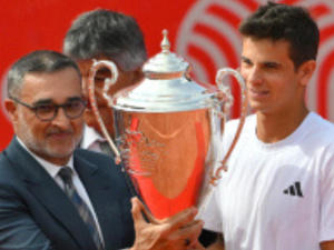 الإسباني رافاييل جودار يتوج بلقب جائزة الحسن الثاني الكبرى للتنس بمراكش الإسباني رافاييل جودار يتوج بلقب جائزة الحسن الثاني الكبرى للتنس بمراكش