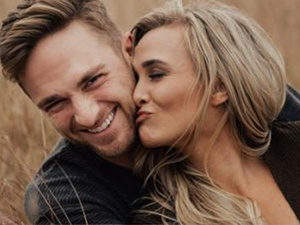 توازن الرواتب يعزز استقرار الحياة الزوجية توازن الرواتب يعزز استقرار الحياة الزوجية