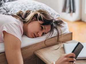 التعب المستمر عند الاستيقاظ: أسباب وحلول