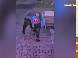 فصل موظف بريطاني بعد 17 عاماً من العمل بسبب تصديه لعملية سرقة