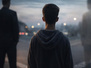 الرجل “المتحرر”: حين تتغير ملامح الرجولة وتضطرب المرجعيات