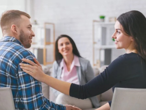 العلاج الزوجي: عندما ينقذ الحوار ما كاد أن ينكسر العلاج الزوجي: عندما ينقذ الحوار ما كاد أن ينكسر