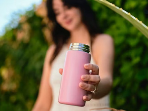 هل قوارير الألمنيوم آمنة للاستعمال؟ بين الفوائد والاحتياطات الصحية هل قوارير الألمنيوم آمنة للاستعمال؟ بين الفوائد والاحتياطات الصحية