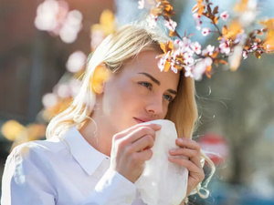 حساسية حبوب اللقاح: الأسباب وطرق التخفيف الطبيعية بالأعشاب والعلاج البديل