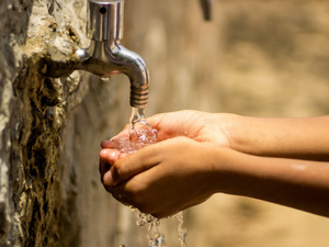 بركة : احتياطي السدود يكفي لتأمين الماء الشروب بين سنتين إلى خمس سنوات بركة : احتياطي السدود يكفي لتأمين الماء الشروب بين سنتين إلى خمس سنوات