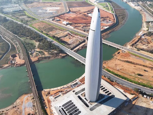 250 متراً من الارتفاع و55 طابقاً.. برج محمد السادس يفرض حضوره إفريقياً 250 متراً من الارتفاع و55 طابقاً.. برج محمد السادس يفرض حضوره إفريقياً