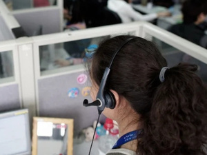 مراكز النداء بالمغرب أمام اختبار التحول: بين تهديد القانون الفرنسي وضرورة إعادة الهيكلة