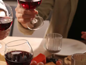 “البارادوكس الفرنسي”: بين متعة المائدة وحقيقة صحة القلب “البارادوكس الفرنسي”: بين متعة المائدة وحقيقة صحة القلب