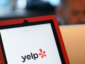 “Yelp” تطور مساعداً ذكياً جديداً: حجز المطاعم وطلب الخدمات مباشرة عبر الذكاء الاصطناعي