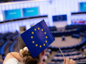 الحرب على إيران تكشف القارة "العجوز" الحرب على إيران تكشف القارة "العجوز"