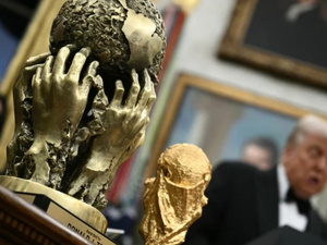 الفيفا يرفع الجوائز المالية لمونديال 2026 إلى 871 مليون دولار الفيفا يرفع الجوائز المالية لمونديال 2026 إلى 871 مليون دولار