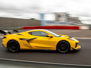 شفروليه كورفيت ZR1X 2026: إعادة تعريف الأداء الأمريكي في مواجهة السوبركار الأوروبية