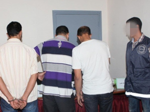 أمن سلا يفكك عصابة خطيرة متخصصة في استهداف زبناء الأبناك وسرقة مبالغ مالية ضخمة أمن سلا يفكك عصابة خطيرة متخصصة في استهداف زبناء الأبناك وسرقة مبالغ مالية ضخمة