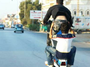 أمن مراكش يوقف ثلاثة أشخاص بسبب السياقة الاستعراضية وتعريض سلامة المواطنين للخطر أمن مراكش يوقف ثلاثة أشخاص بسبب السياقة الاستعراضية وتعريض سلامة المواطنين للخطر