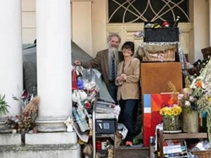 مشرد سويدي يتحول إلى “الساكن الوحيد” لأغلى منزل مهجور في لندن مشرد سويدي يتحول إلى “الساكن الوحيد” لأغلى منزل مهجور في لندن