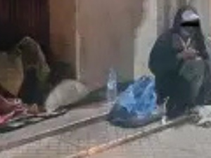 مضطربون عقليا في شوارع سلا.. واقع مقلق يثير مخاوف الساكنة في ظل غياب مراكز الإيواء