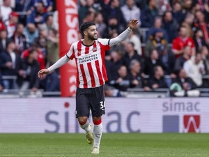 إسماعيل الصيباري مرشح لجائزة أفضل لاعب في الدوري الهولندي إسماعيل الصيباري مرشح لجائزة أفضل لاعب في الدوري الهولندي