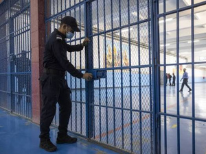 طنجة تحتضن قافلة صحية لتعزيز إدماج السجناء السابقين