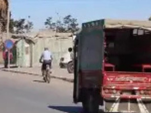 فوضى “التريبورتورات” بسلا تعيد الجدل حول تنظيم النقل الثلاثي والعشوائية الحضرية