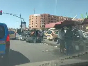 انتشار “أكشاك الديسير” العشوائية بمراكش يثير جدلاً ومخاوف من تهديد السلامة الطرقية انتشار “أكشاك الديسير” العشوائية بمراكش يثير جدلاً ومخاوف من تهديد السلامة الطرقية