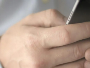 "Fexting".. عندما تتحول الرسائل النصية إلى ساحة للخلاف بين الأزواج