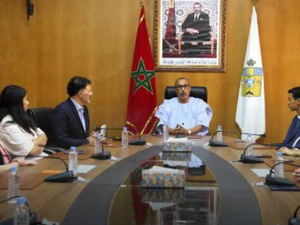 وفد فرنسي من المنتخبين الشباب يستكشف بالداخلة مؤهلات الاستثمار ويشيد بالدينامية التنموية التي تعرفها الجهة وفد فرنسي من المنتخبين الشباب يستكشف بالداخلة مؤهلات الاستثمار ويشيد بالدينامية التنموية التي تعرفها الجهة