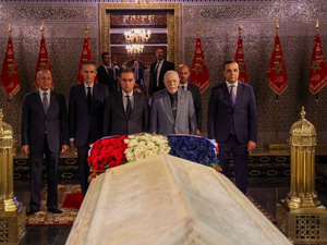 الوزير الأول الفرنسي يستهل زيارته للمغرب بزيارة ضريح محمد الخامس الوزير الأول الفرنسي يستهل زيارته للمغرب بزيارة ضريح محمد الخامس