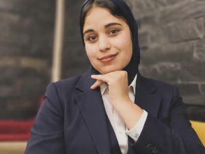الجسد كمسرح للزمن في قصيدة “وصايا جدّة لحفيدتها البضّة”
