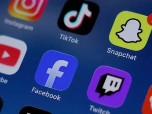 قيود متصاعدة على استخدام الأطفال لوسائل التواصل.. العالم يشدد الخناق على المنصات الرقمية